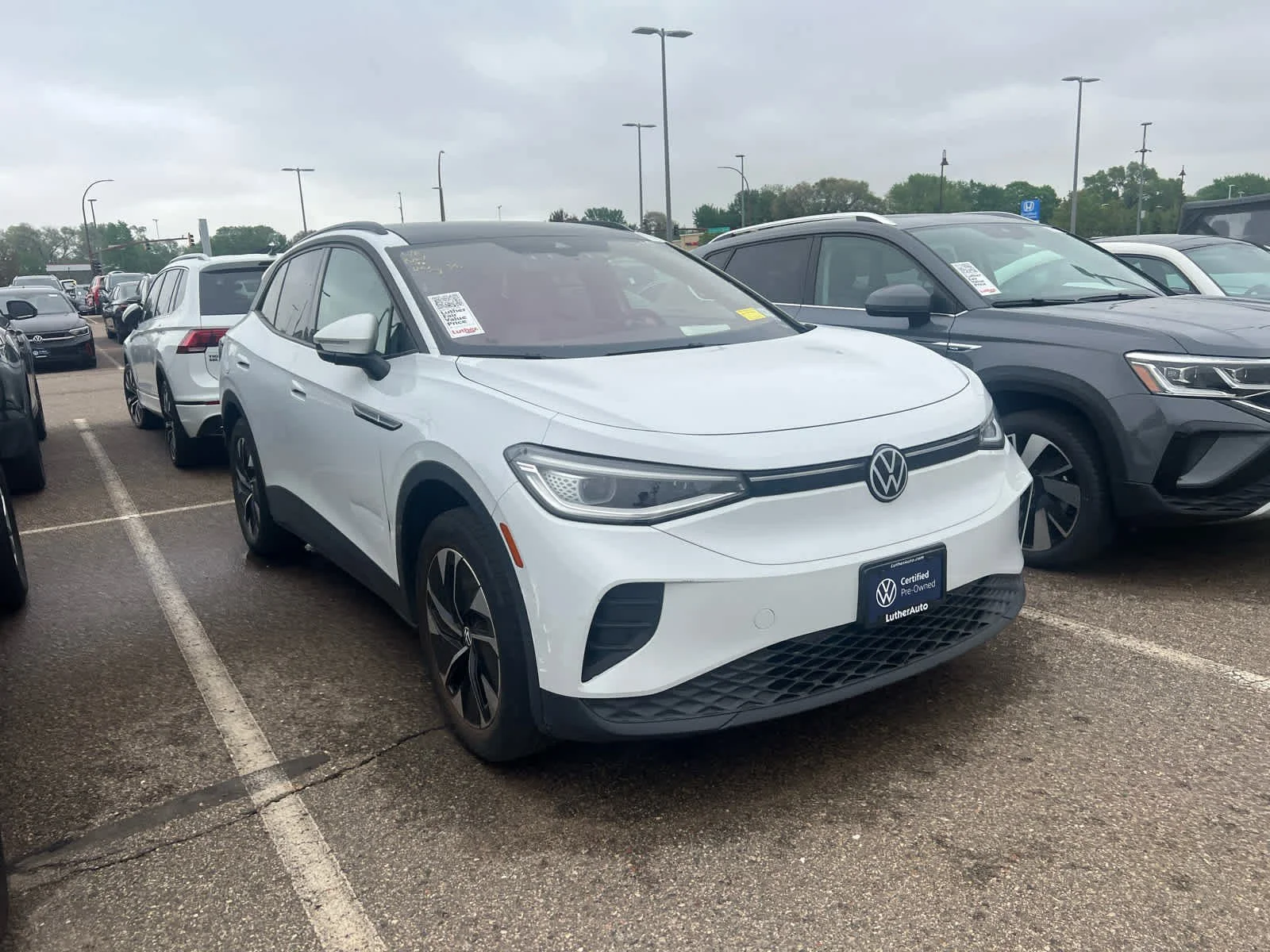 Certified 2022 Volkswagen ID.4 PRO S with VIN WVGGNPE25NP069375 for sale in Minneapolis, MN