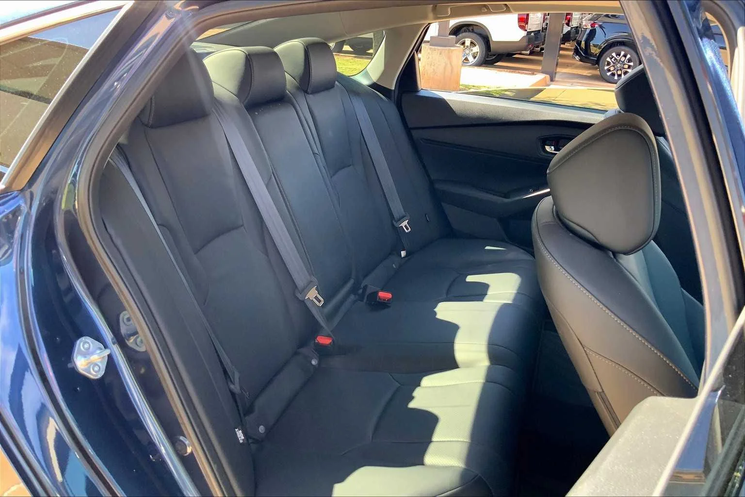 Used 2023 Canyon River Blue Metallic Honda EX-L image 18