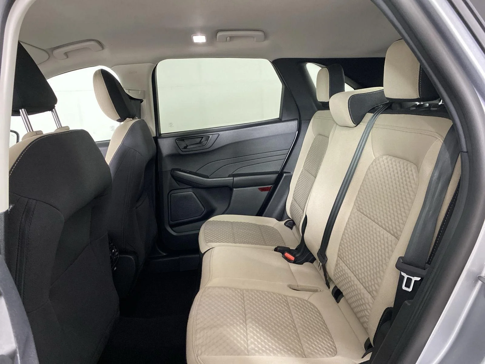 Used 2022 Iconic Silver Ford SE image 24