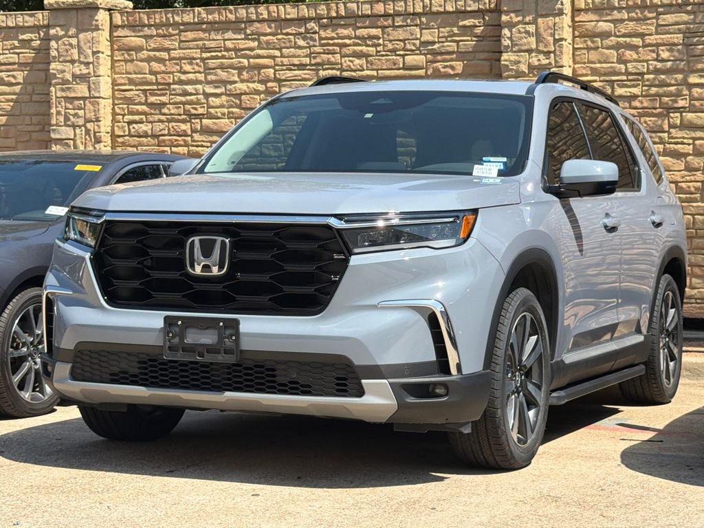 Certified Used 2025 Sonic Gray Pearl Honda Touring image 1