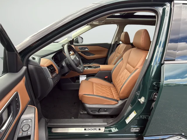 New 2026 Obsidian Green Pearl Nissan Platinum image 10