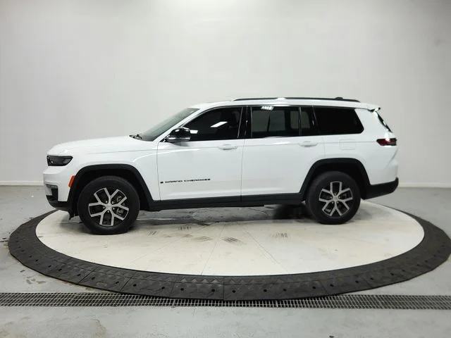 Used 2023 White Jeep Limited image 5