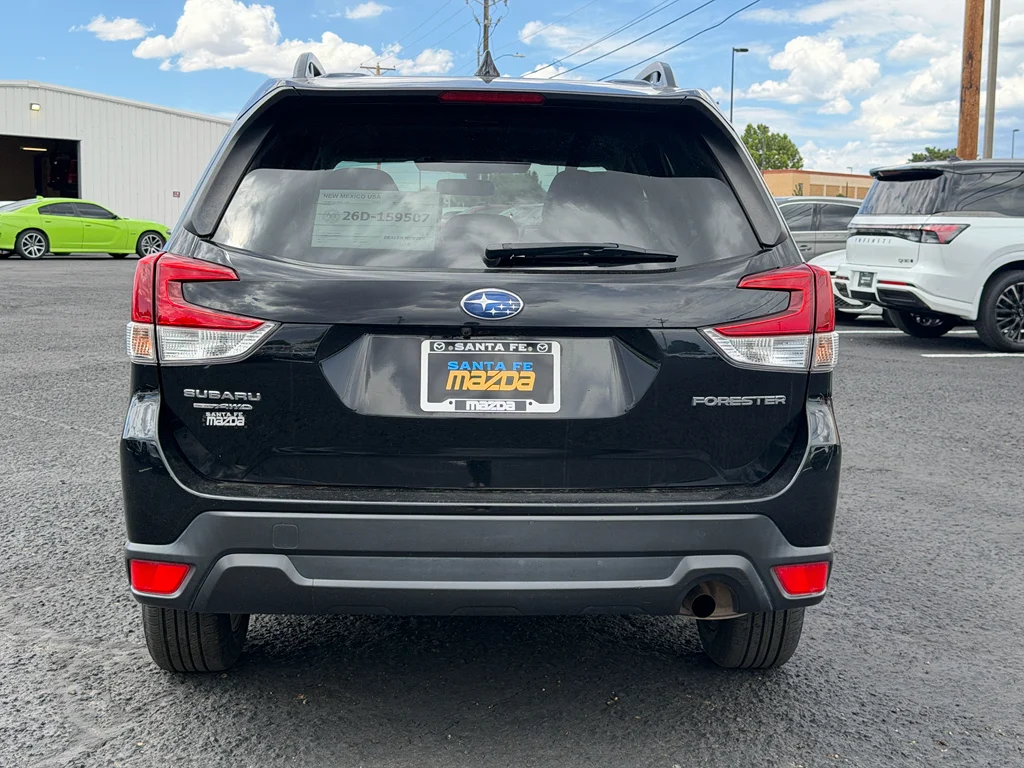 Used 2022 Crystal Black Silica Subaru Premium image 6