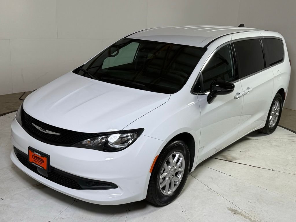 2026 Chrysler Voyager LX - Photo 3