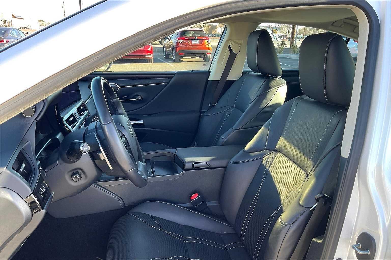 Used 2024 Eminent White Pearl Lexus Luxury image 8