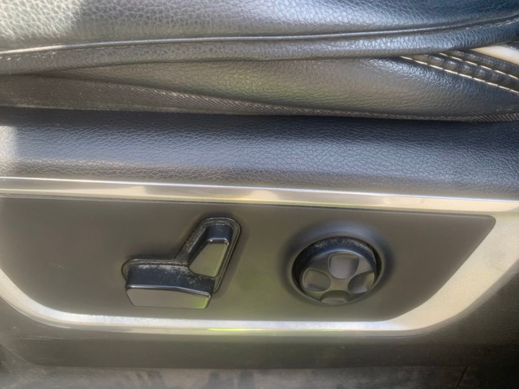 Used 2019 Black Ram Laramie image 12