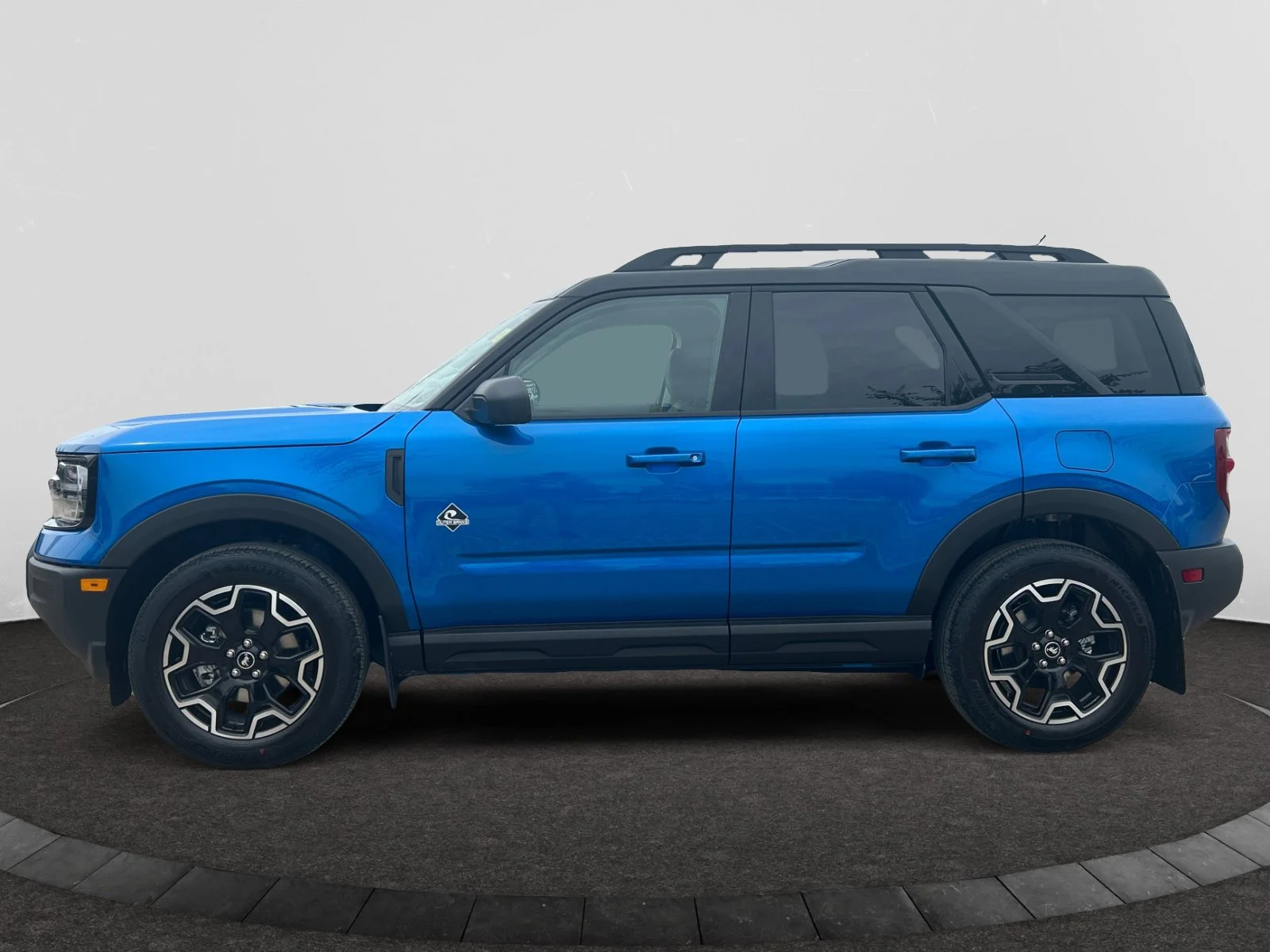 New 2026 Velocity Blue Metallic Ford Outer Banks image 2