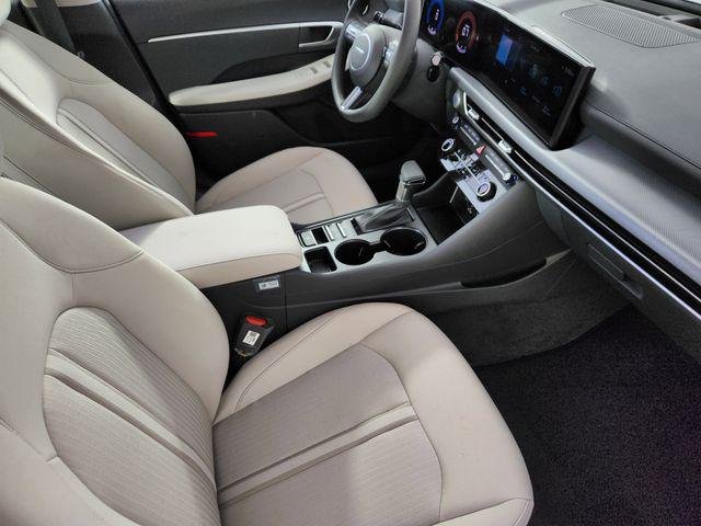 New 2026 Gray Hyundai SE image 16