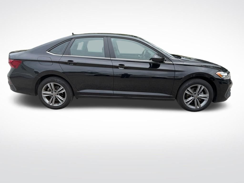 Certified Used 2023 Black Volkswagen 1.5T SE image 4