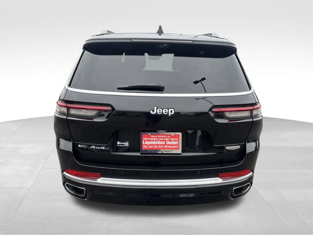 Used 2021 Black Jeep Summit image 4