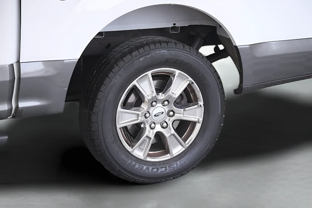 Used 2016 Oxford White Ford XLT image 44
