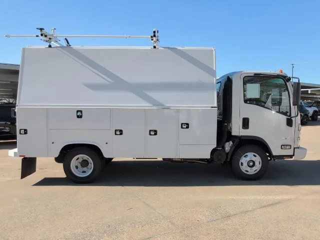 New 2025 Arc White Chevrolet 1WT image 19