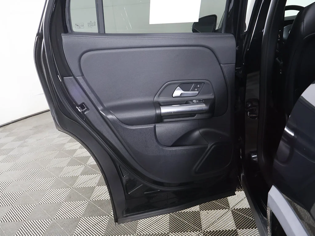 Used 2023 Black Mercedes-Benz GLA 250 image 23