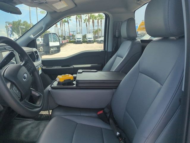2025 Ford F-450 Super Duty Chassis Cab XL - Photo 9