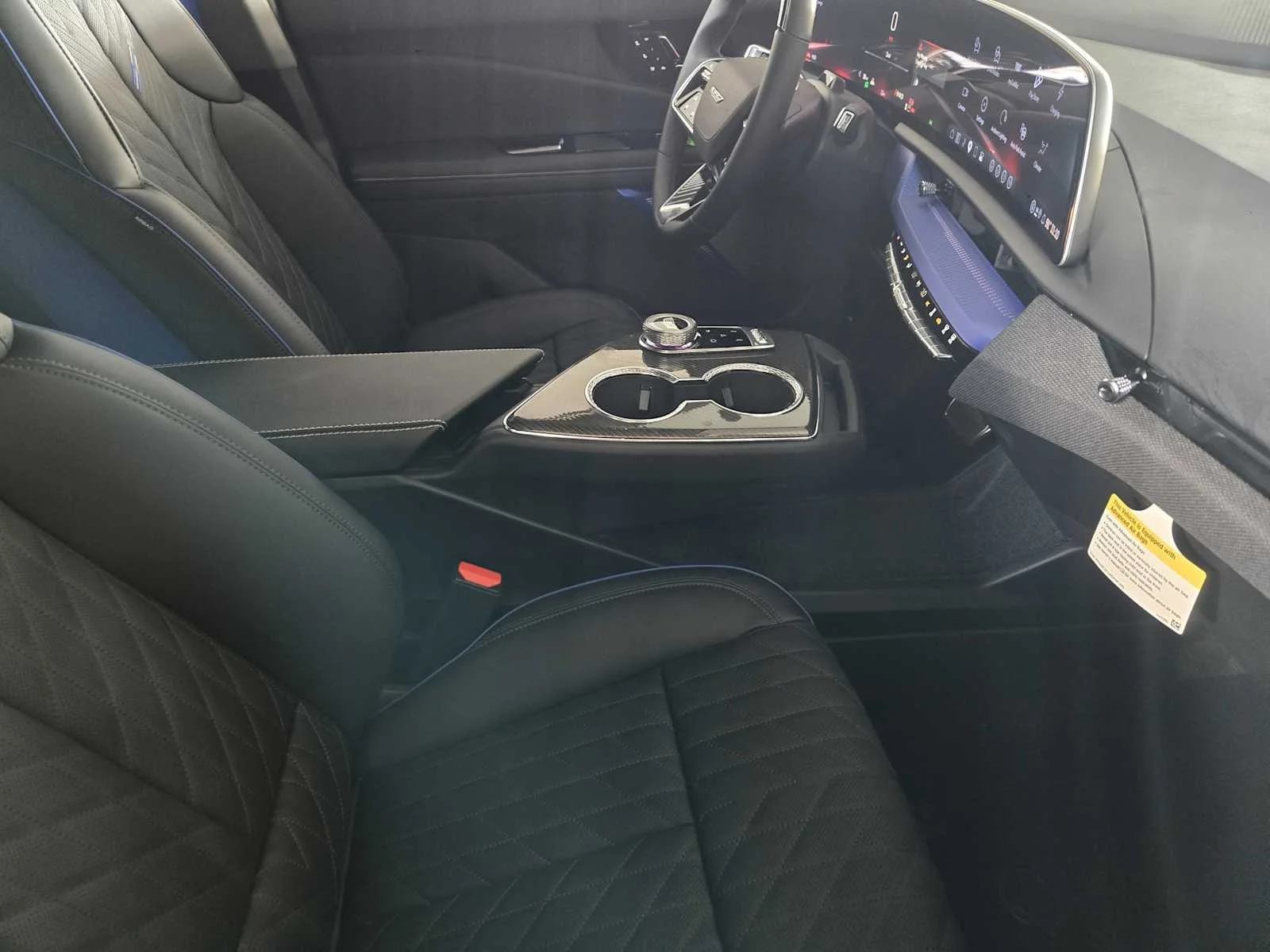 2027 Cadillac OPTIQ V-Series - Photo 9