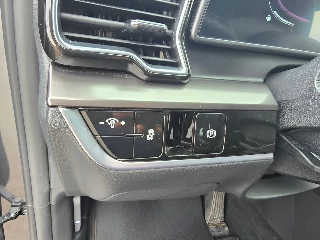 Used 2024 Gravity Gray Kia EX image 22
