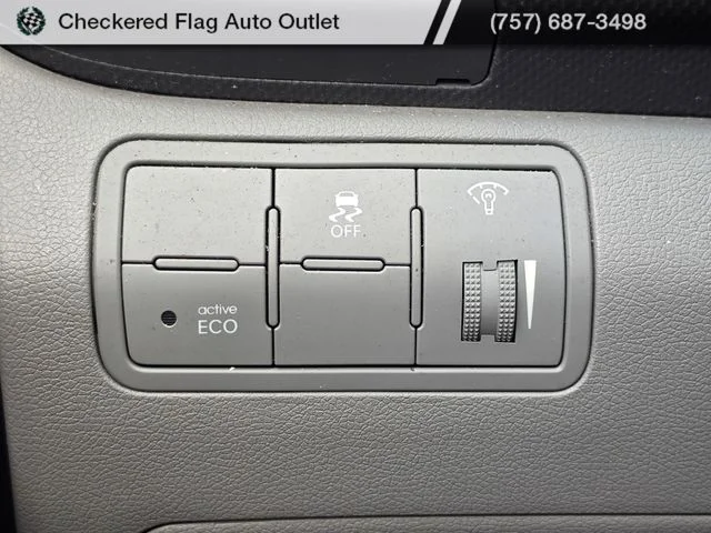 Used 2017 Pulse Red Hyundai SE image 9