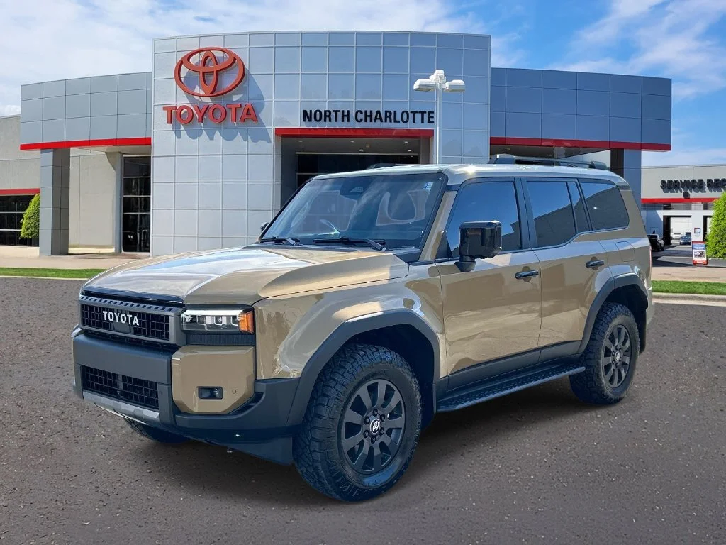 Used 2027  Toyota Base image 5