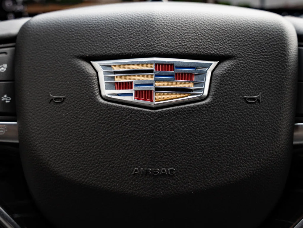 Used 2023 Crystal White Tricoat Cadillac Sport image 34