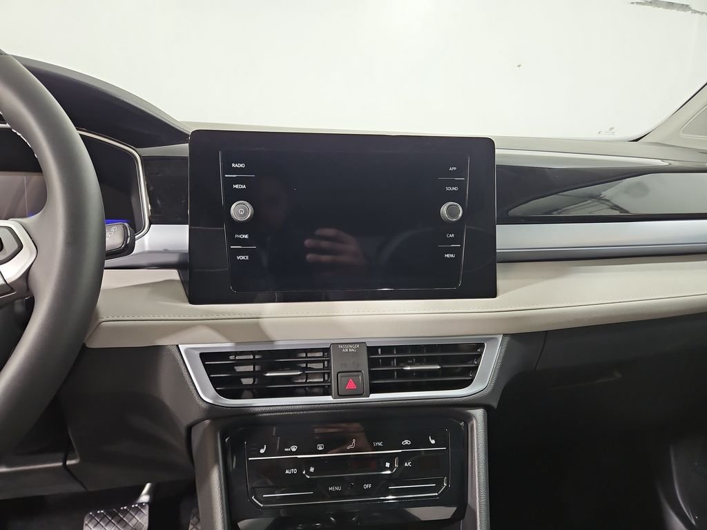 New 2026 White Volkswagen 1.5T SE image 18