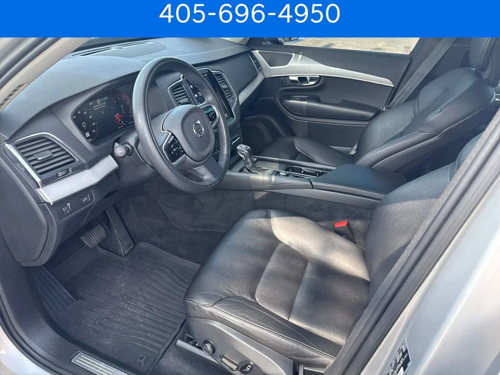 Pre-Owned 2022 Volvo XC90 Momentum