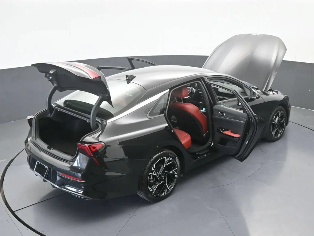 Used 2026 Aurora Black Kia GT-Line image 69