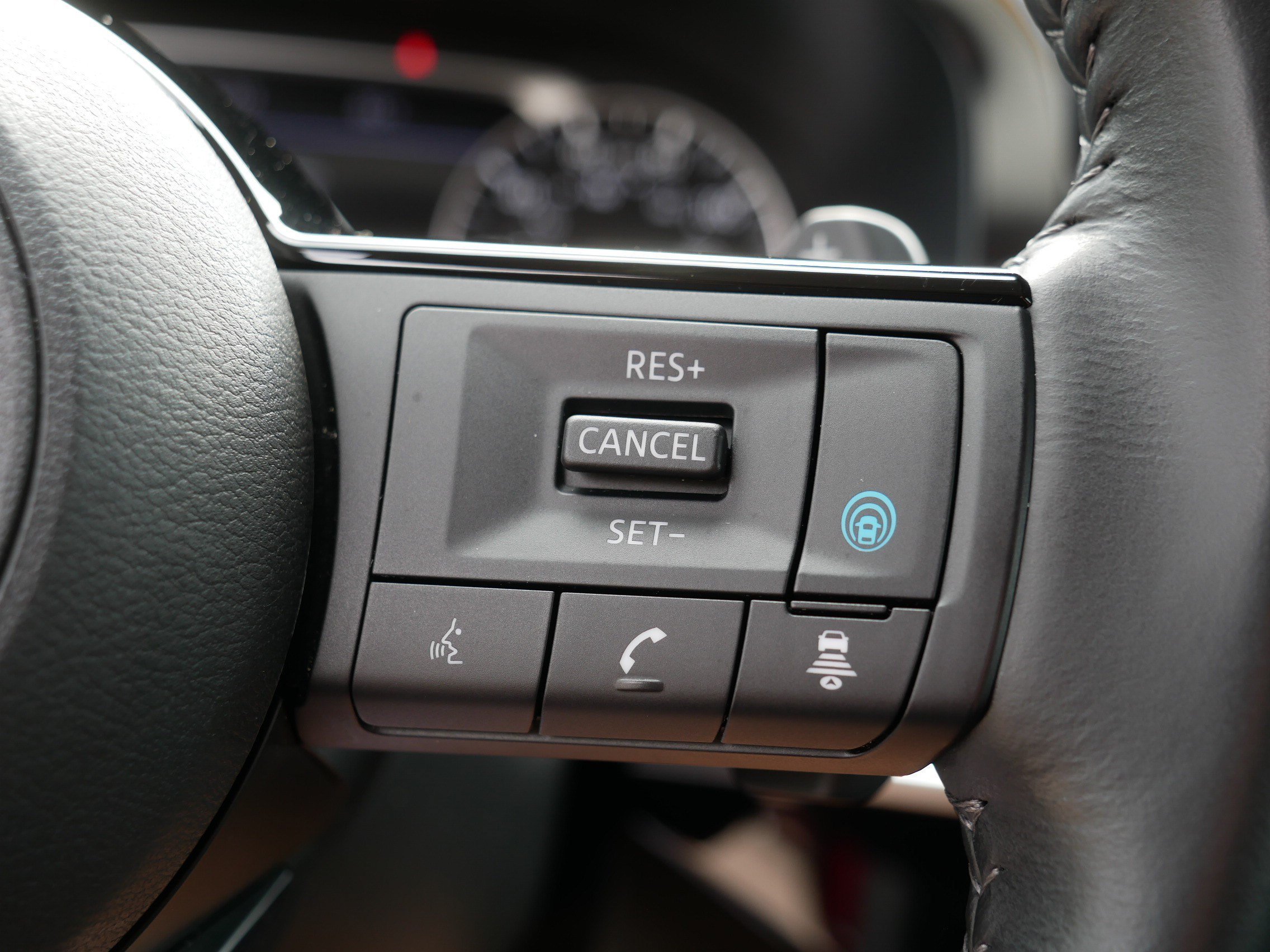 Certified Used 2024 Scarlet Ember Nissan SL image 29