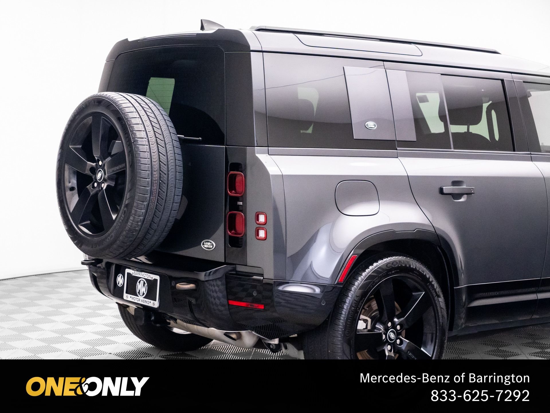 Used 2023 Gray Land Rover X-Dynamic SE image 34