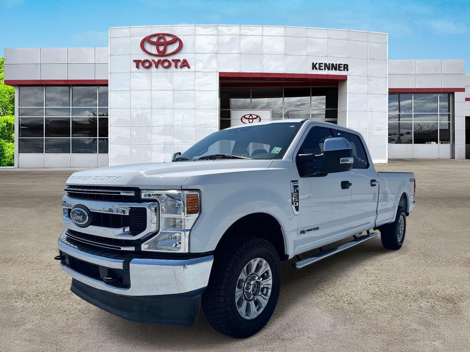 Used 2021 Oxford White Ford XLT image 3