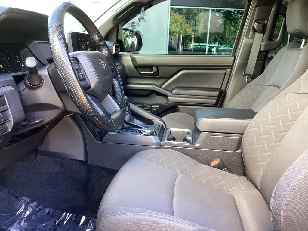 Used 2025  Toyota SR5 image 3