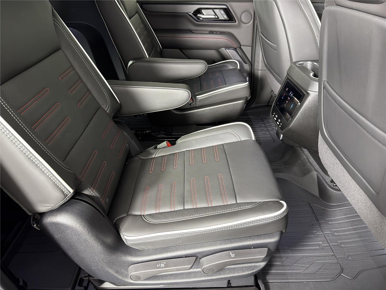 2026 GMC Yukon XL AT4 Ultimate - Photo 15