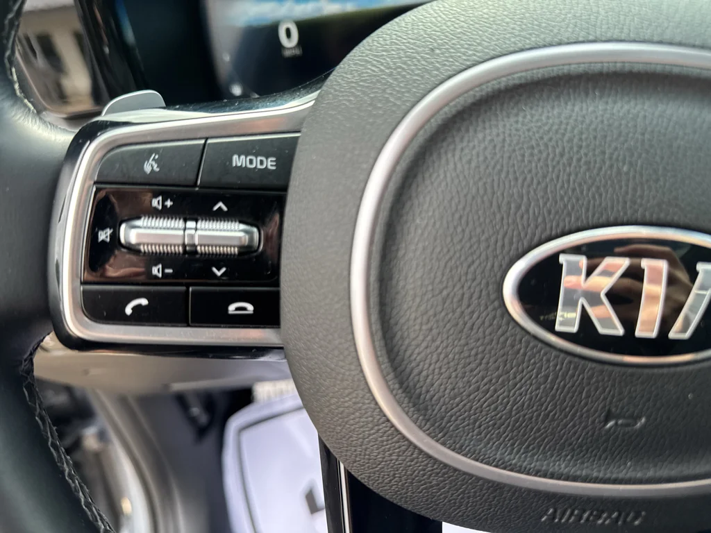 Used 2021 Everlasting Silver Kia SX Prestige image 22