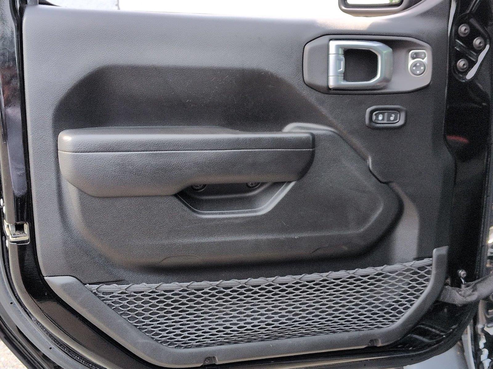 Used 2023 Black Clearcoat Jeep Sport S image 15