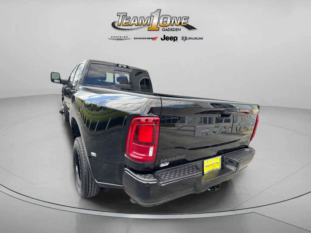 New 2026 Diamond Black Crystal Pearl-Coat Exterior Paint RAM Laramie image 7
