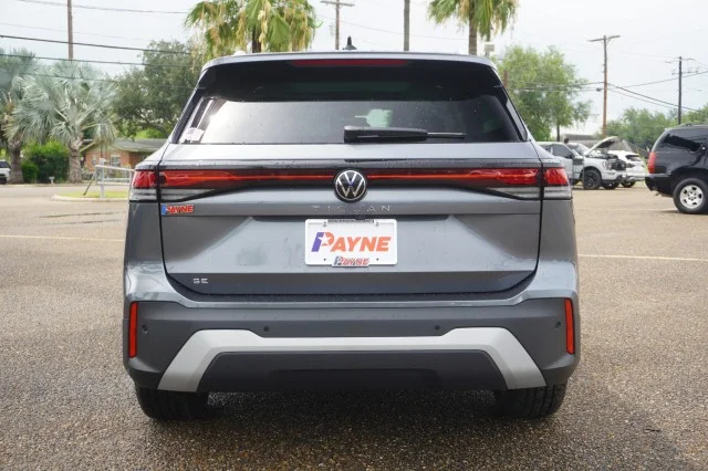 New 2026 Platinum Gray Metallic Volkswagen SE image 8
