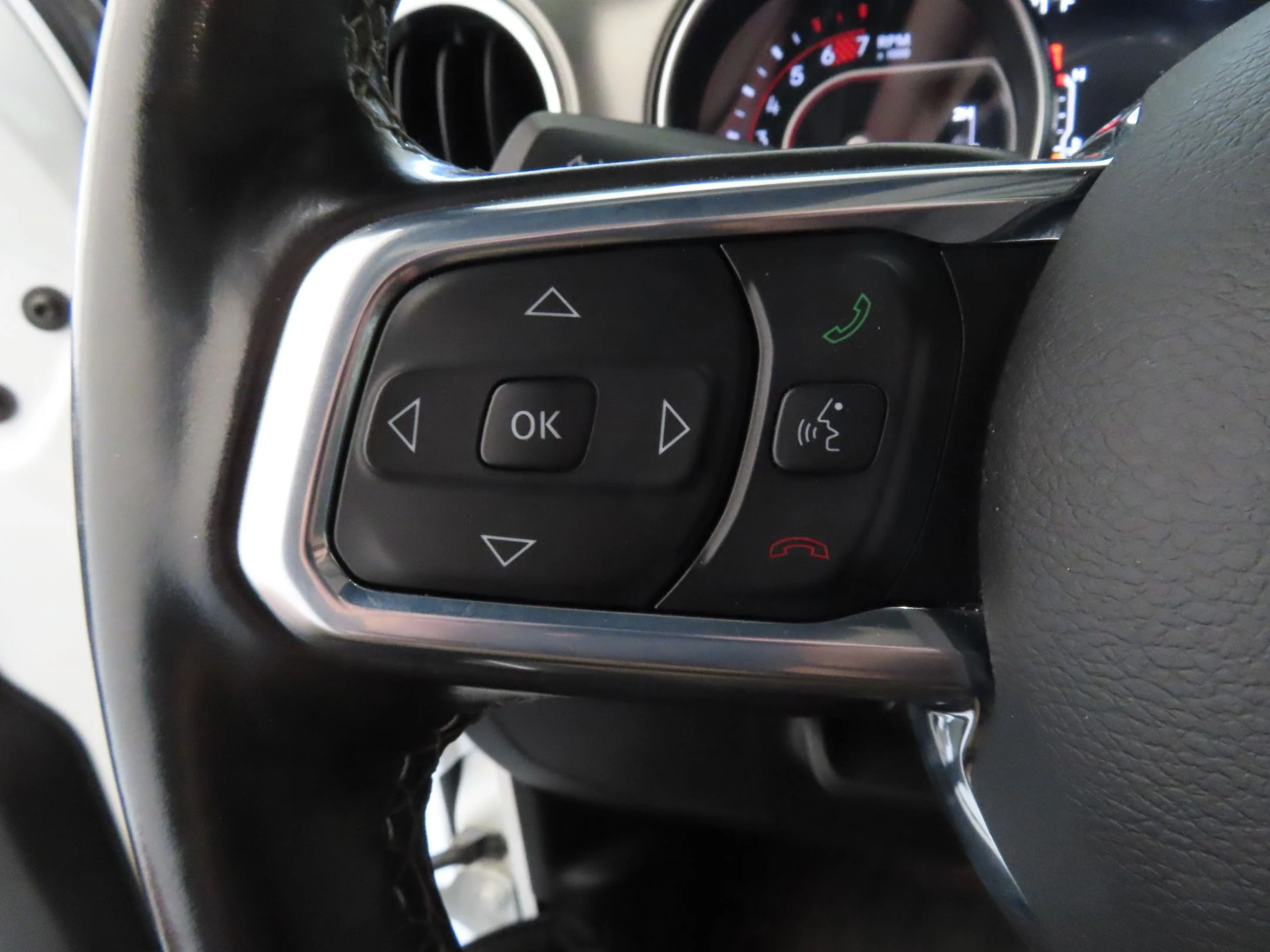 Used 2021 White Jeep Unlimited Rubicon image 13