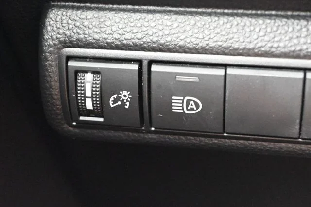 Used 2022 Silver Toyota LE image 21