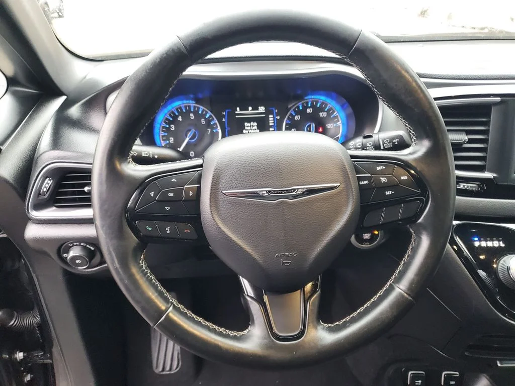 Used 2019 Black Chrysler Touring Plus image 12