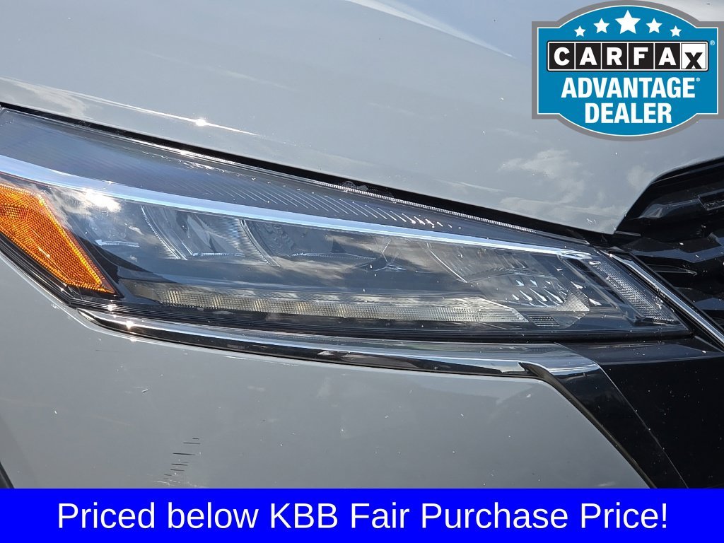 Used 2024 Gray Nissan SR image 4