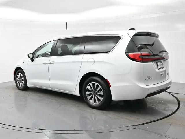 Used 2024 Bright White Clea Chrysler Hybrid Select image 5