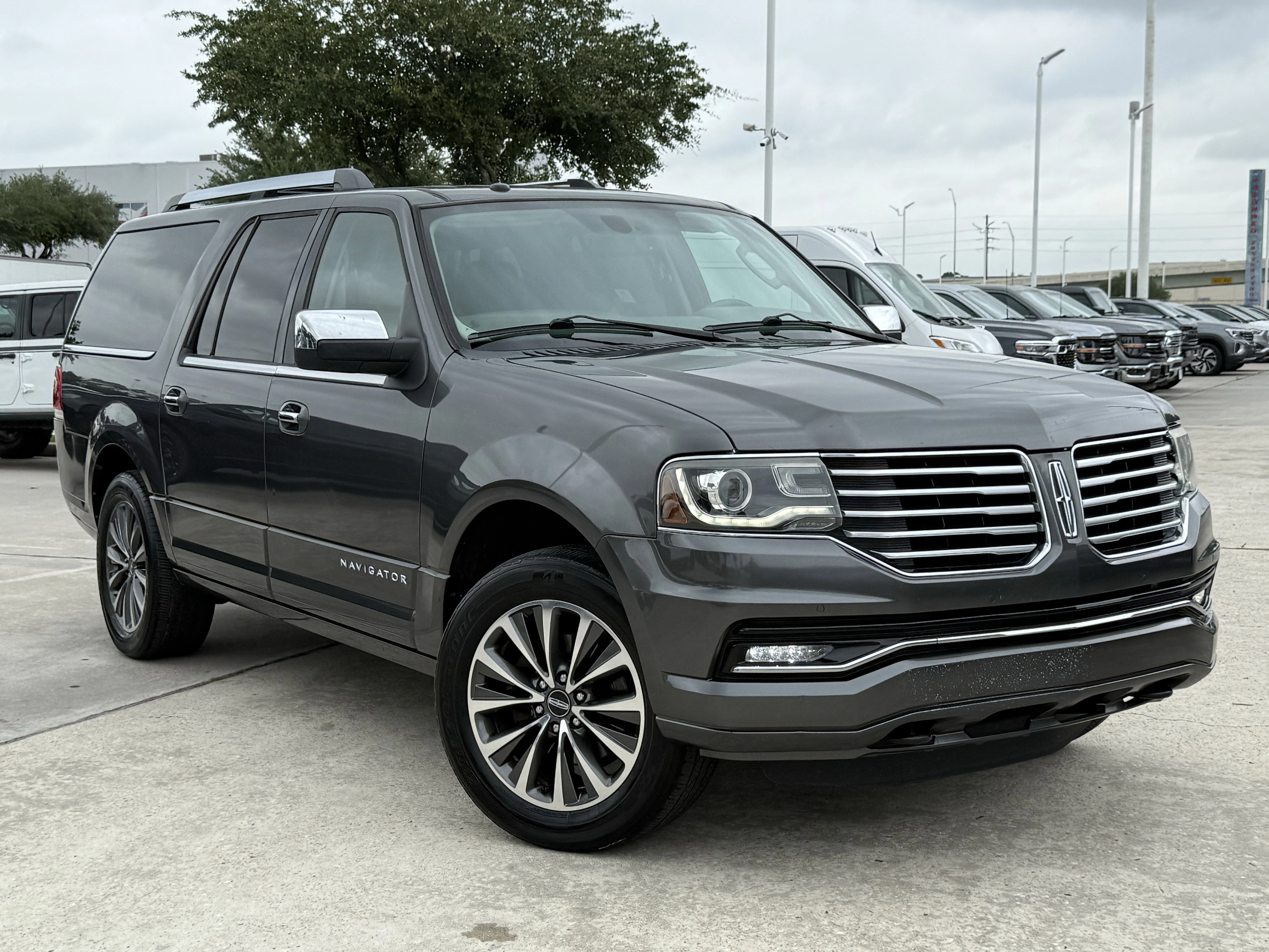 Used 2015 Lincoln Navigator Base with VIN 5LMJJ3HT0FEJ15316 for sale in Humble, TX