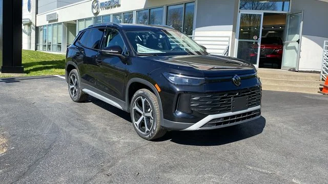 New 2026 Black Volkswagen 2.0T SE image 3
