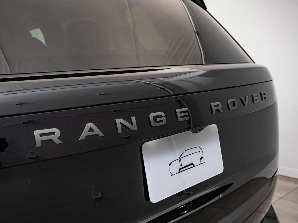 New 2026 Santorini Black Land Rover SE image 17