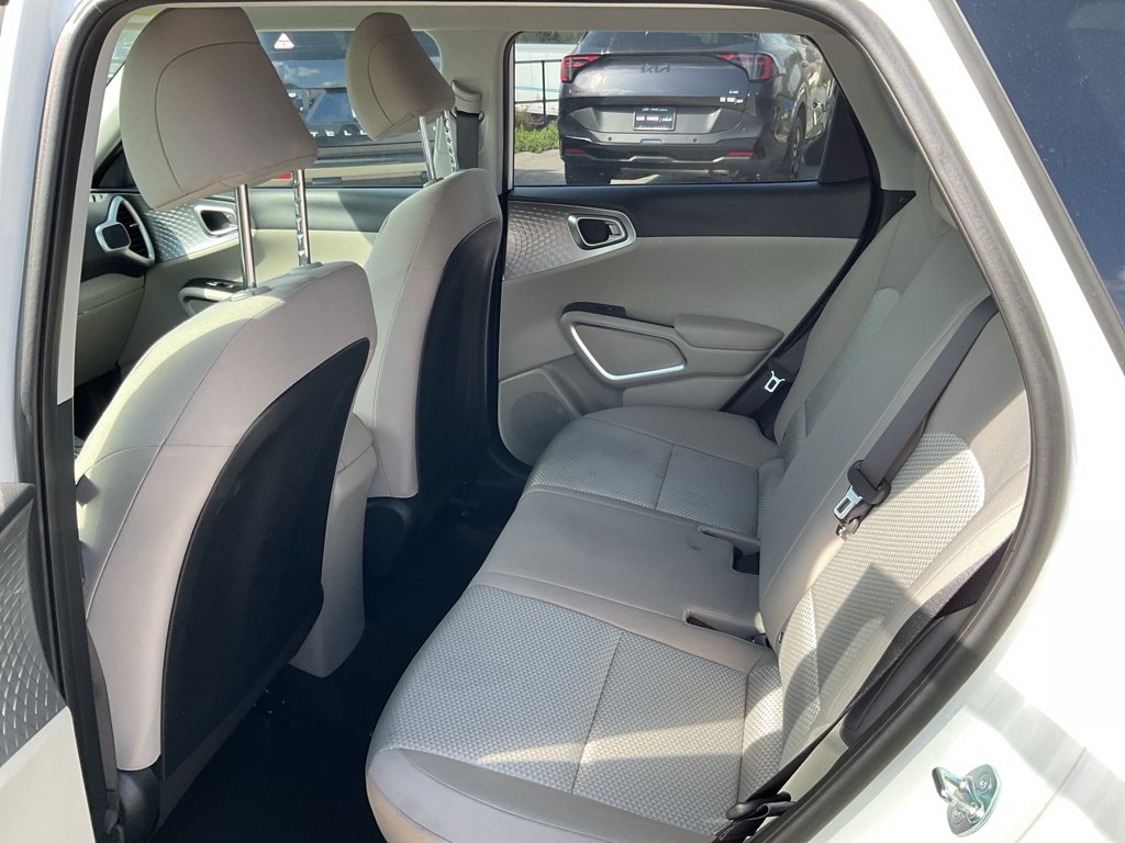 Used 2025 Whi Kia LX image 16