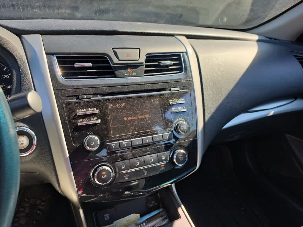 Used 2015 Storm Nissan 2.5 image 4