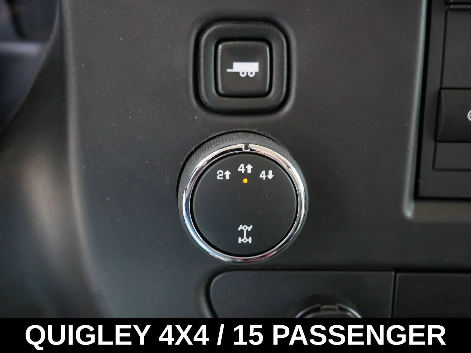 2024 Chevrolet Express Passenger LT - Photo 24