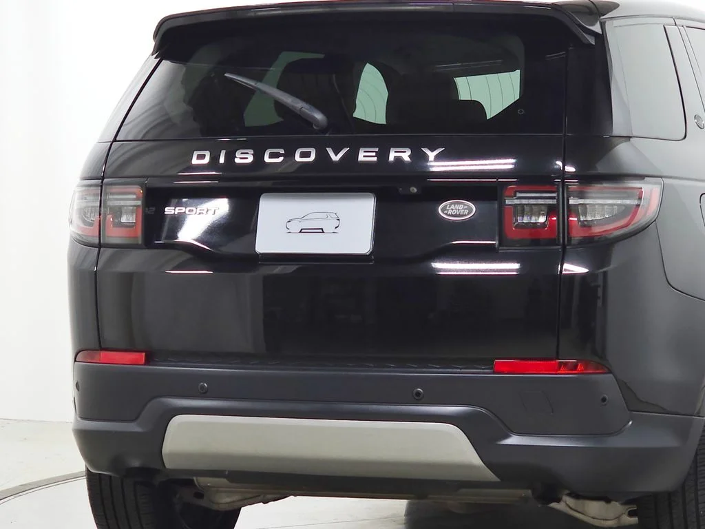 Used 2022 Black Land Rover S image 10