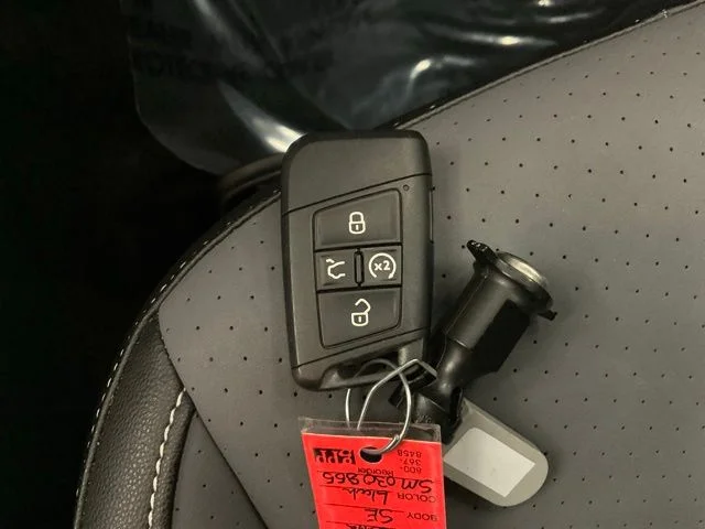 2025 Volkswagen Jetta SE - Photo 27