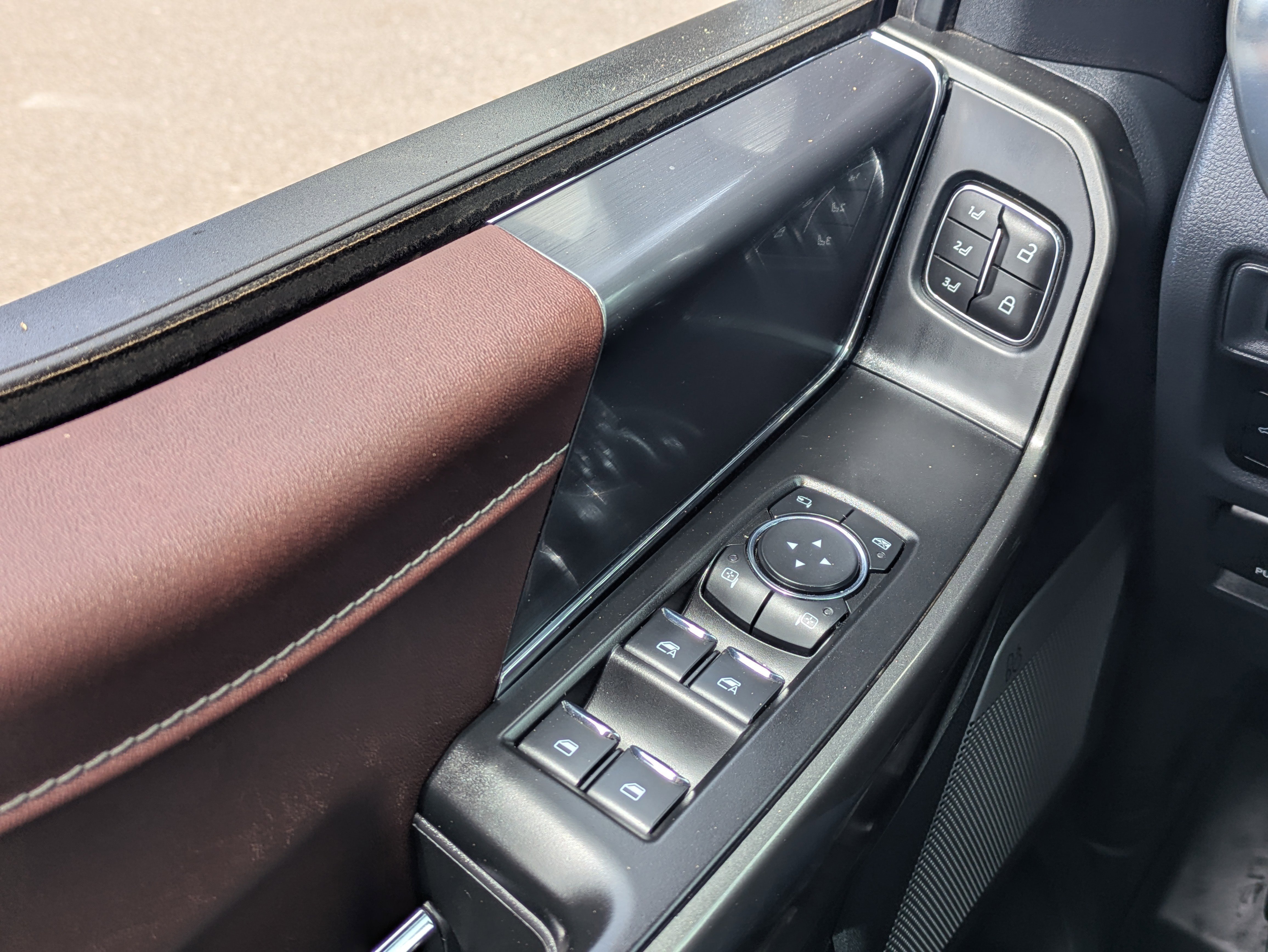 Used 2023 Blue Metallic Ford LARIAT image 26