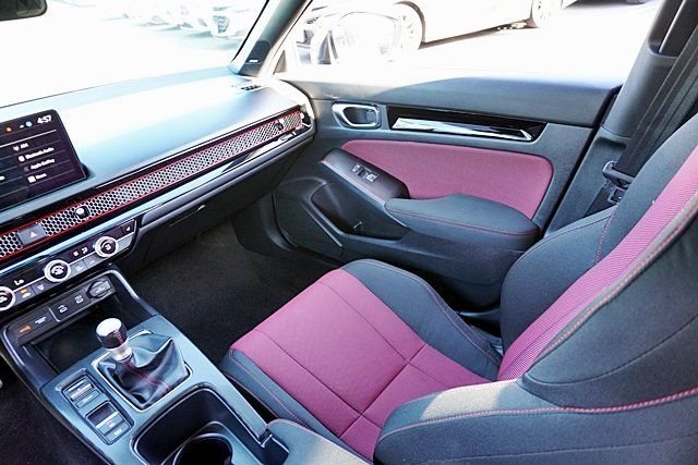 Used 2025  Honda Base image 20